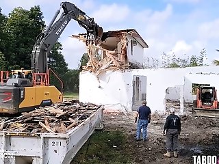 Cory Chase Demonstrate Us The Demolition Of Her Studio