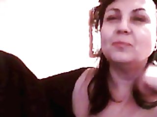Troia Rumena Si Mostra In Webcam Con Amica